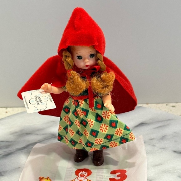 Vintage Madame Alexander Little Red Riding Hood Mini Doll‎ McDonald’s Happy Meal - Picture 2 of 9